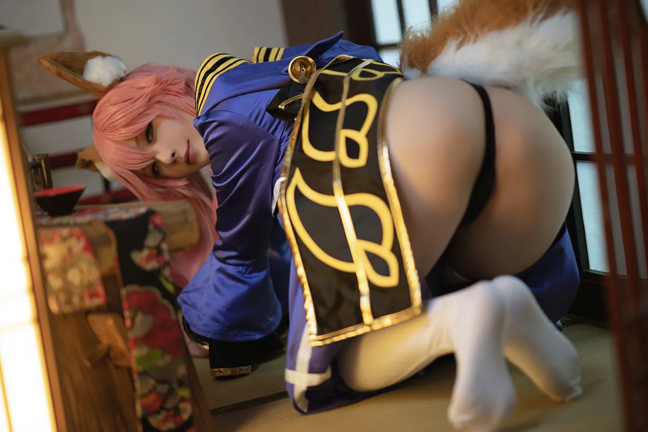 In front of Tamamo In front of Tamamo