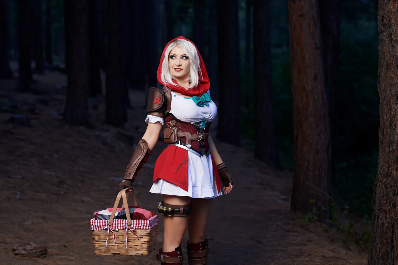 Kate Sarkissian - Little Red Riding Hood Kate Sarkissian - Little Red Riding Hood