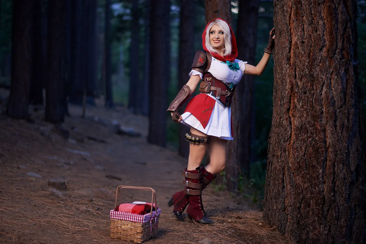Kate Sarkissian - Little Red Riding Hood Kate Sarkissian - Little Red Riding Hood