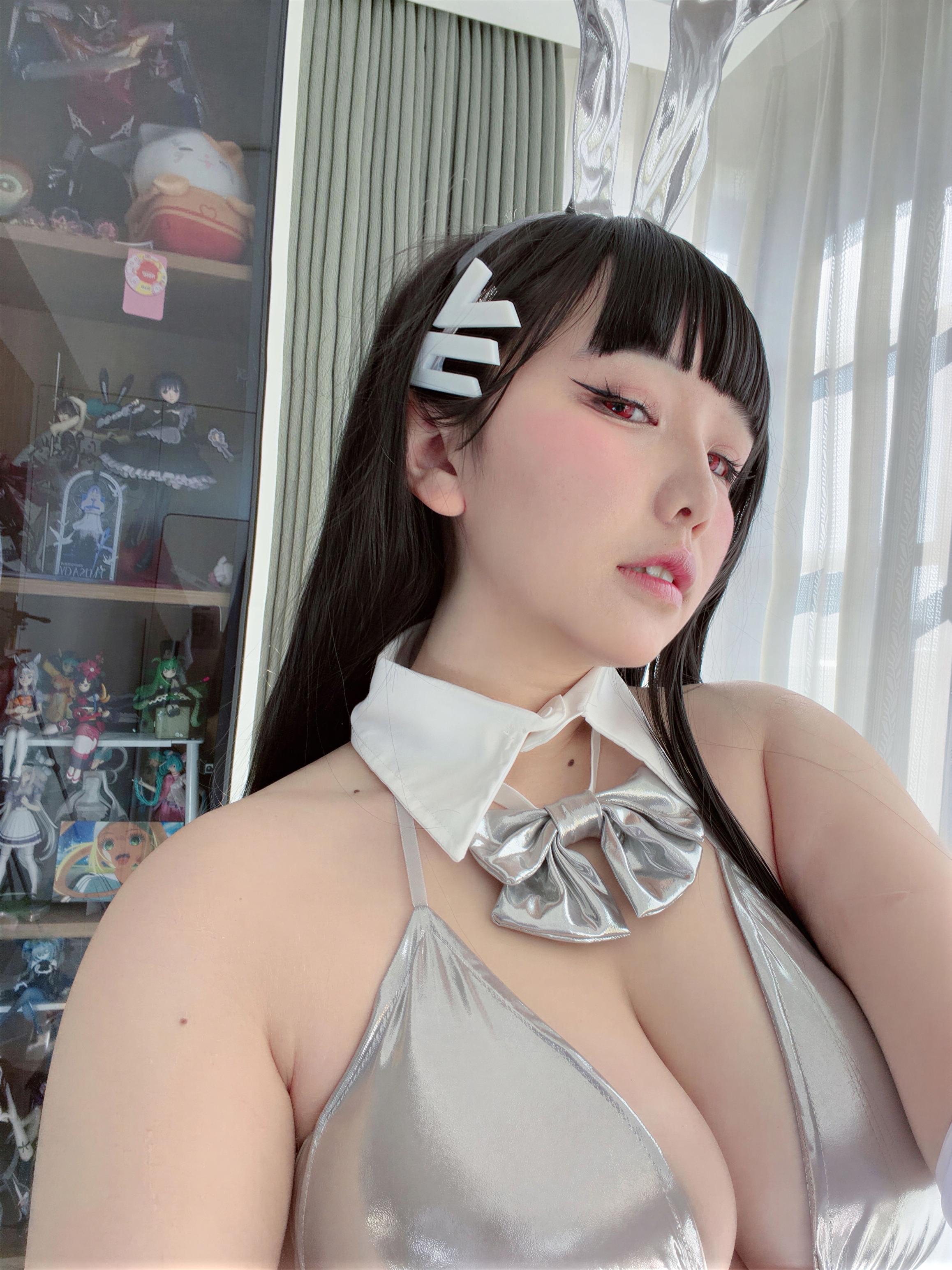 A Ban is very happy today - Blue Archive Tiaoyue Rion Silver Long Dress A Ban is very happy today - Blue Archive Tiaoyue Rion Silver Long Dress