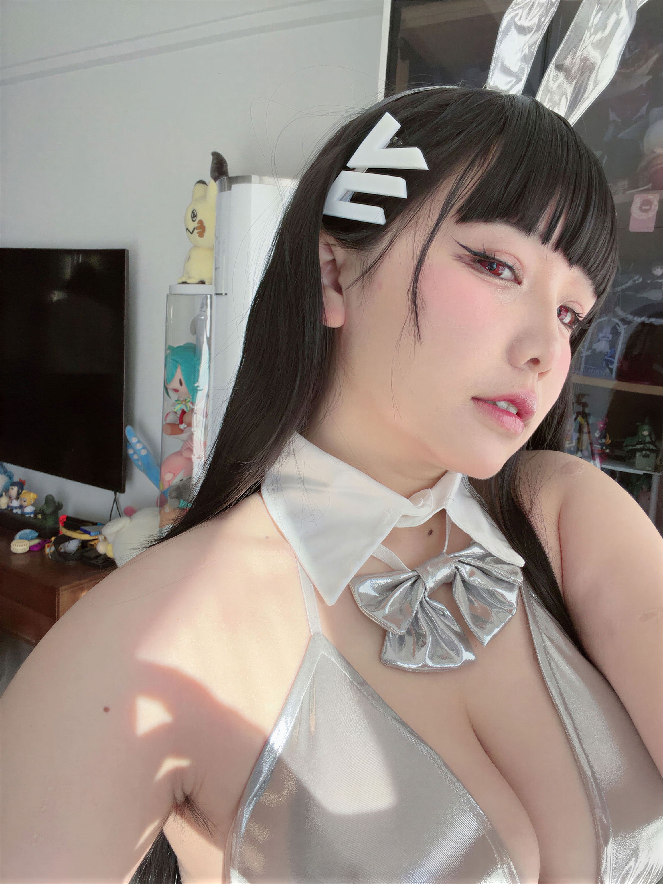 A Ban is very happy today - Blue Archive Tiaoyue Rion Silver Long Dress A Ban is very happy today - Blue Archive Tiaoyue Rion Silver Long Dress