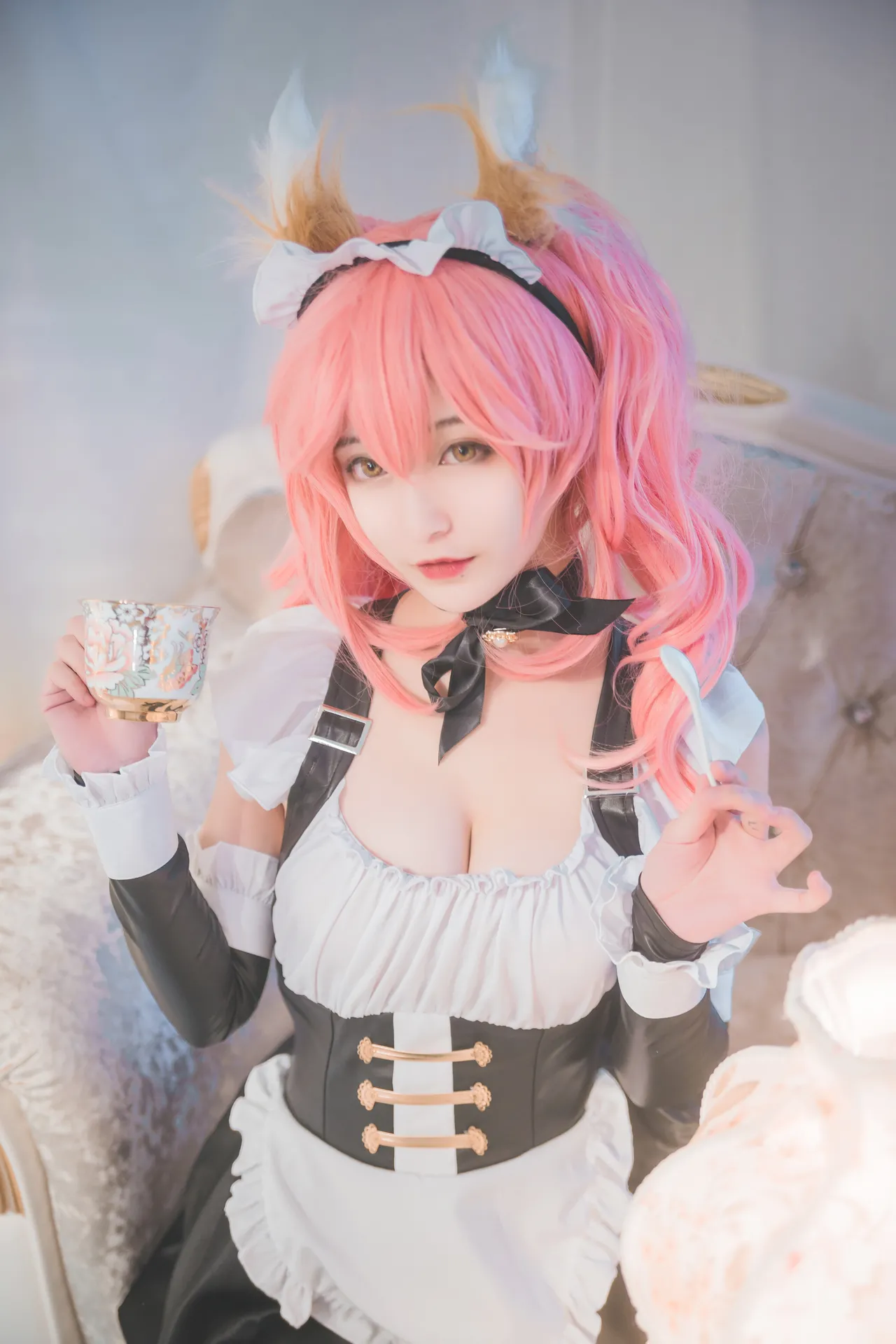In front of Tamamo In front of Tamamo