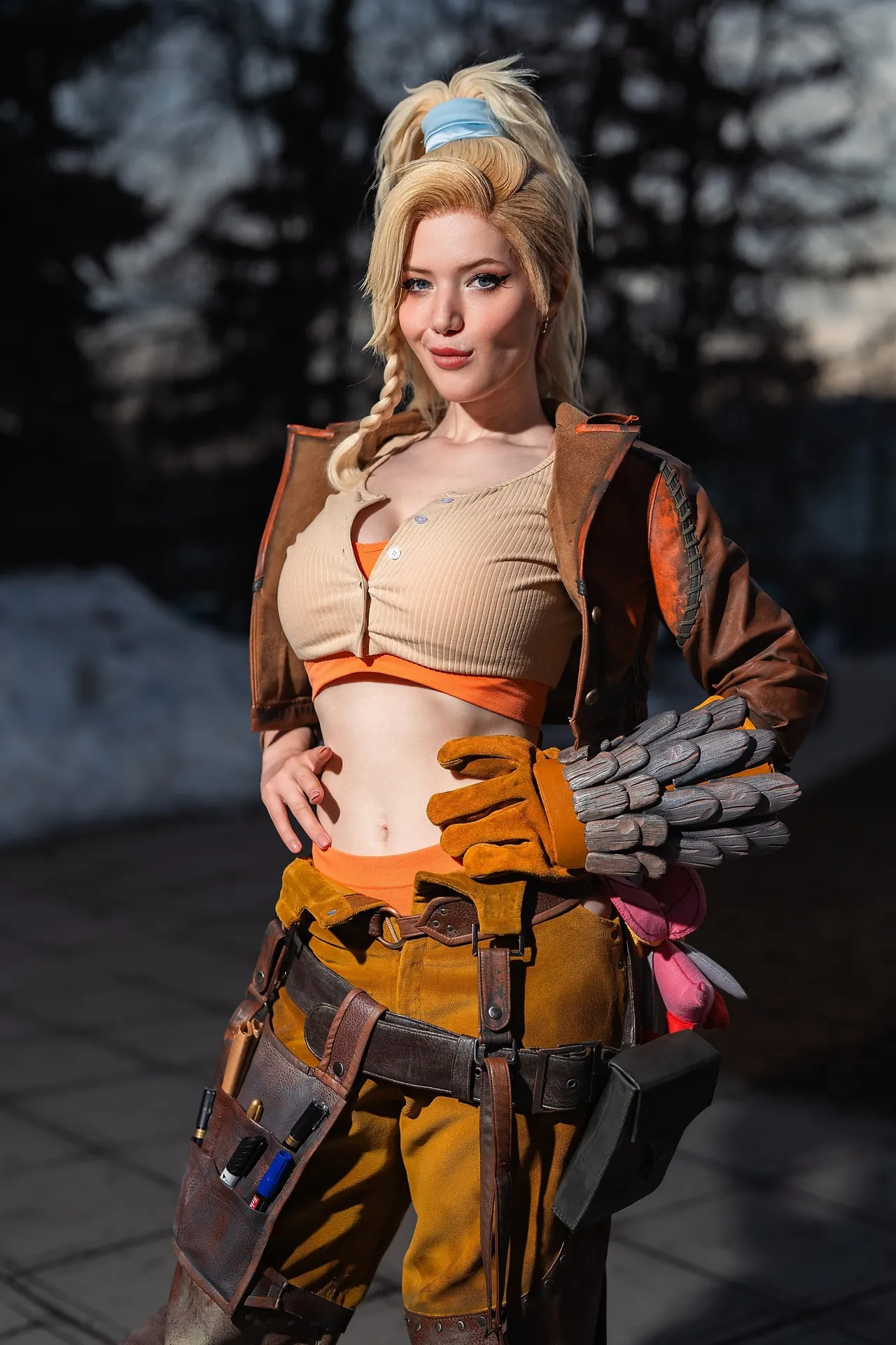 Lada Lyumos - Gemma (Monster Hunter) Lada Lyumos - Gemma (Monster Hunter)