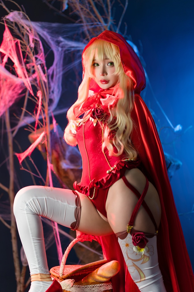 Umeko J – Little Red Riding Hood Umeko J – Little Red Riding Hood