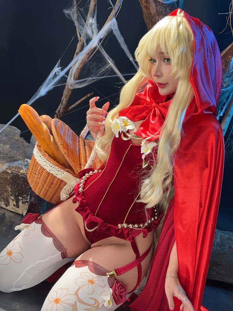 Umeko J – Little Red Riding Hood Umeko J – Little Red Riding Hood