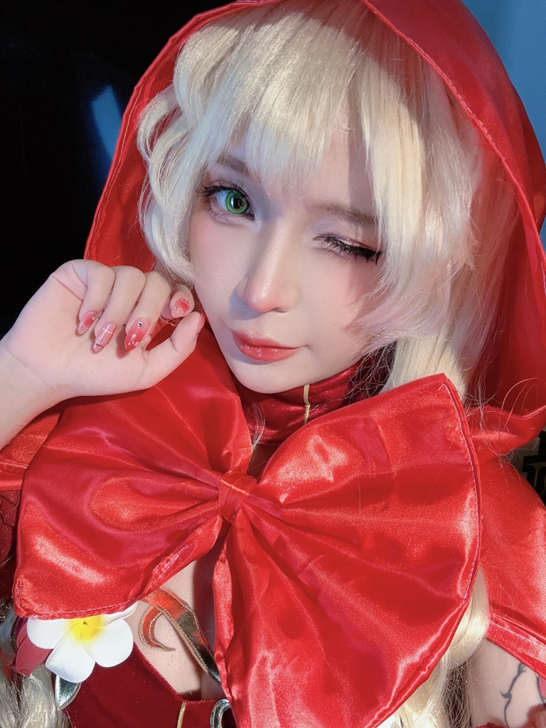 Umeko J – Little Red Riding Hood Umeko J – Little Red Riding Hood