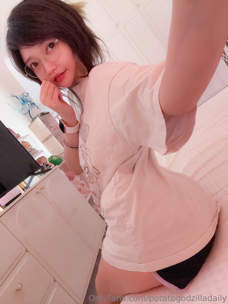 Potato Godzilla – OnlyFans Nude Dec 1-31, 2024 Potato Godzilla – OnlyFans Nude Dec 1-31, 2024