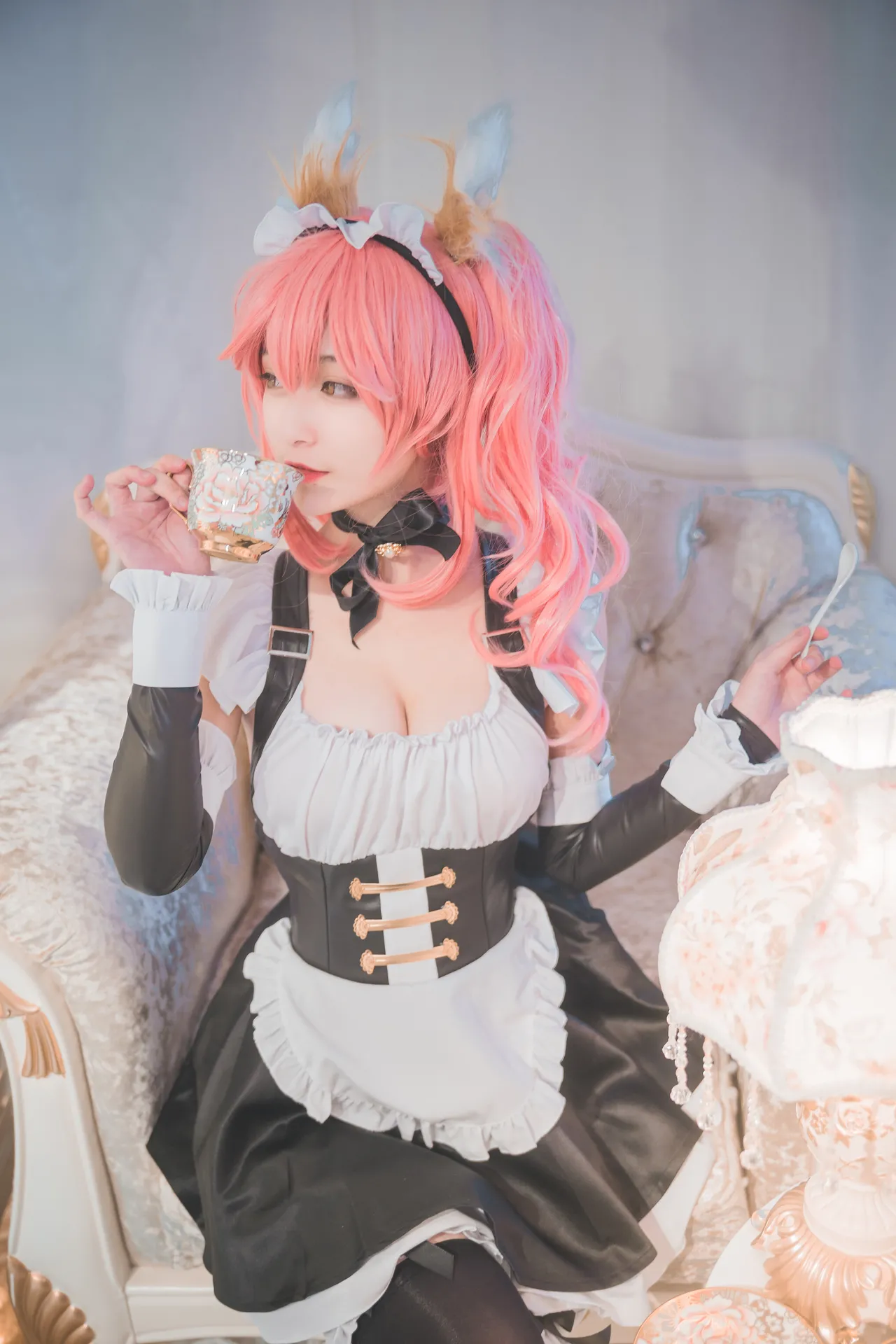 In front of Tamamo In front of Tamamo