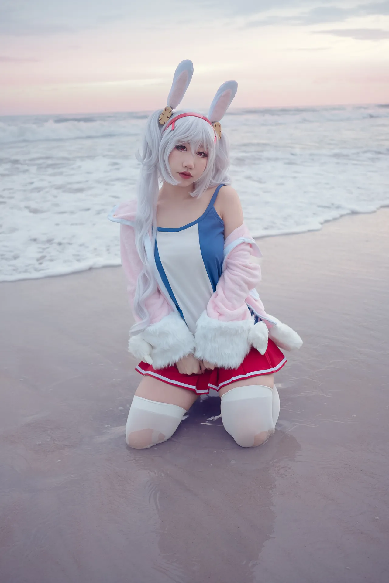 Danisaurz - Laffey Danisaurz - Laffey