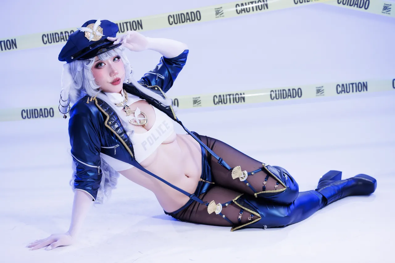 Danisaurz - Officer Shinano Danisaurz - Officer Shinano