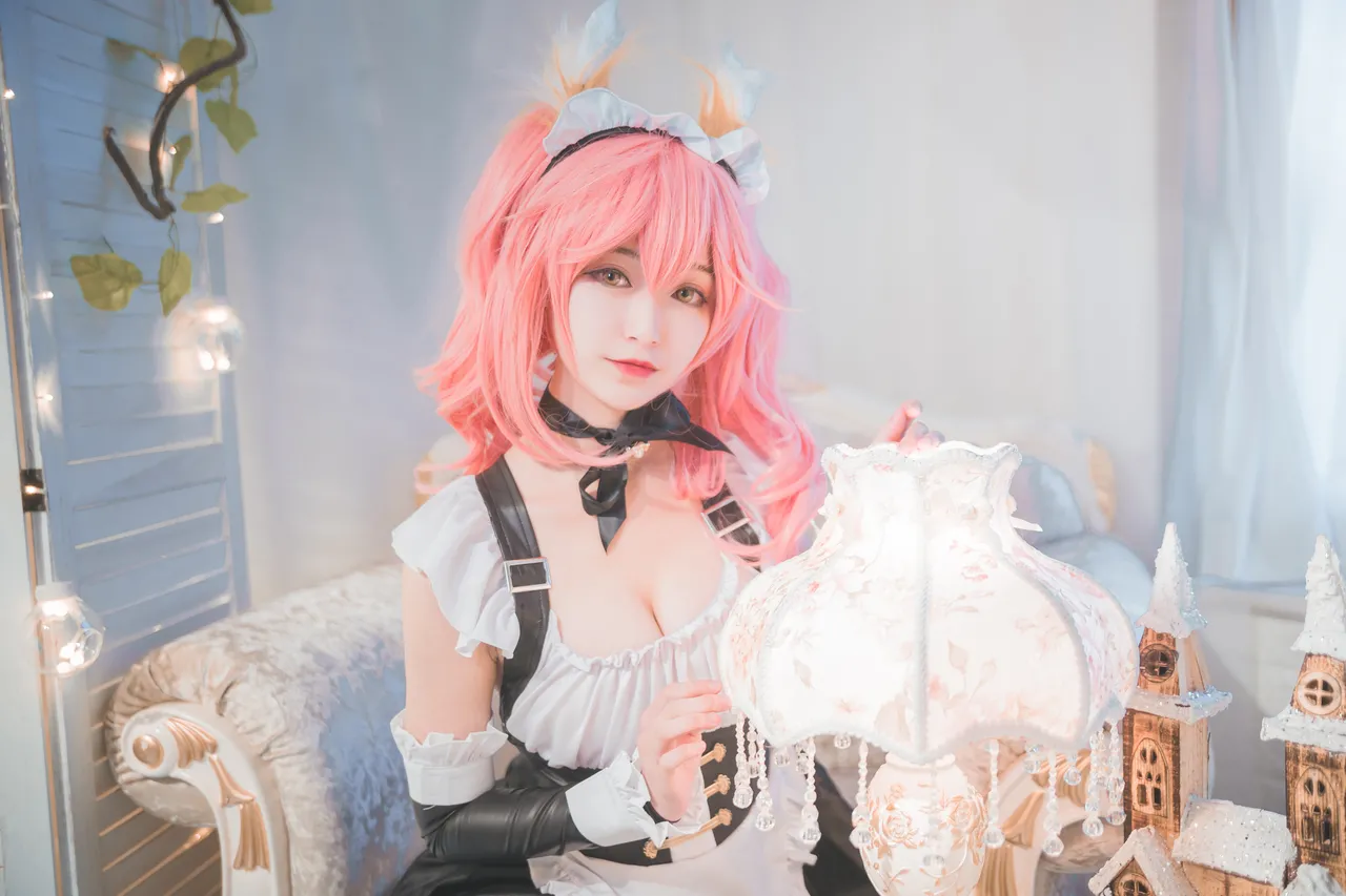 In front of Tamamo In front of Tamamo
