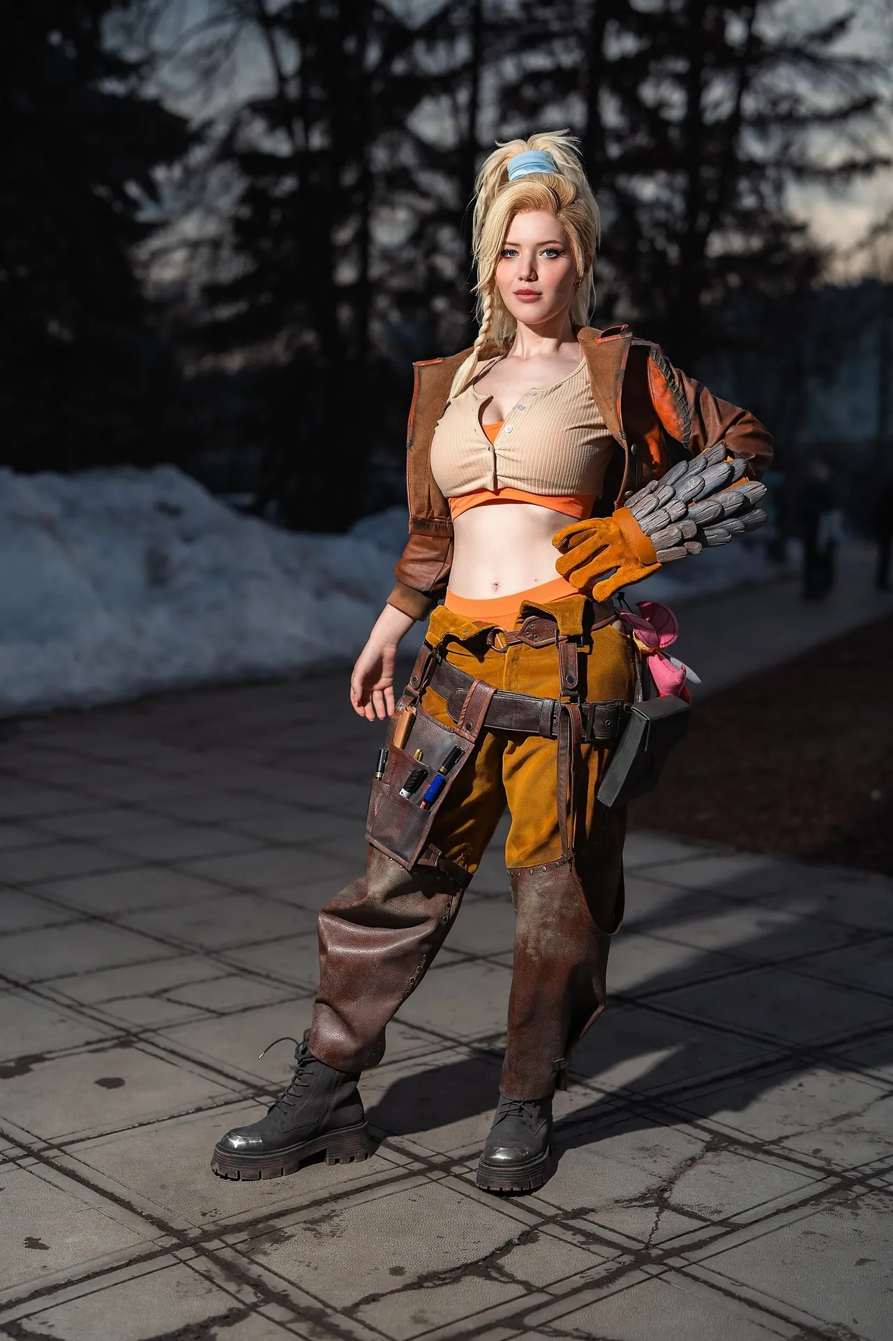 Lada Lyumos - Gemma (Monster Hunter) Lada Lyumos - Gemma (Monster Hunter)