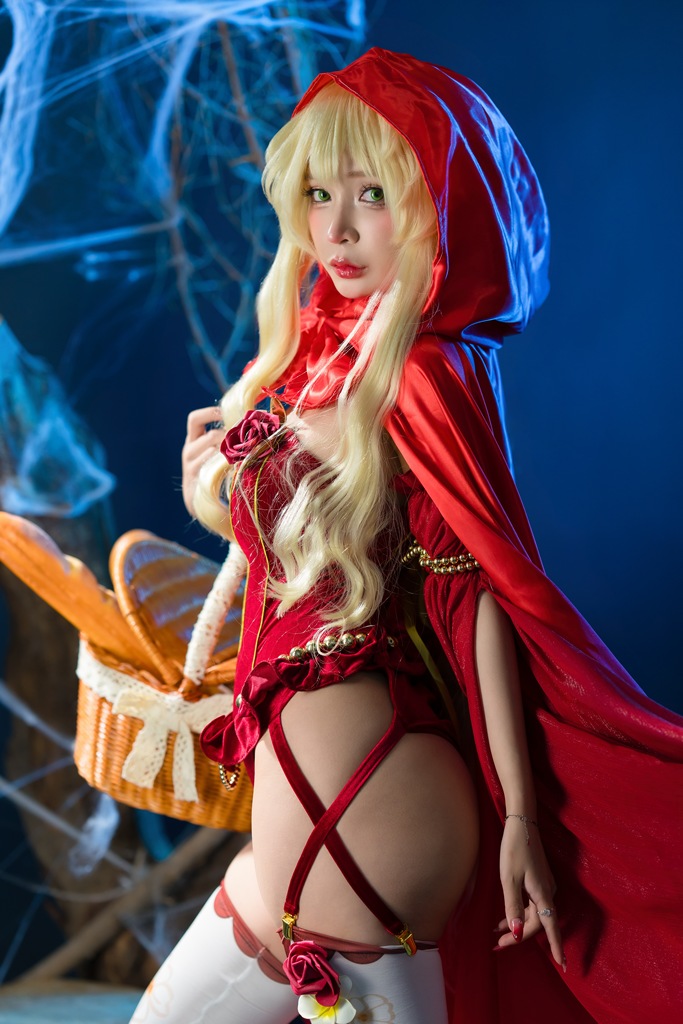 Umeko J – Little Red Riding Hood Umeko J – Little Red Riding Hood