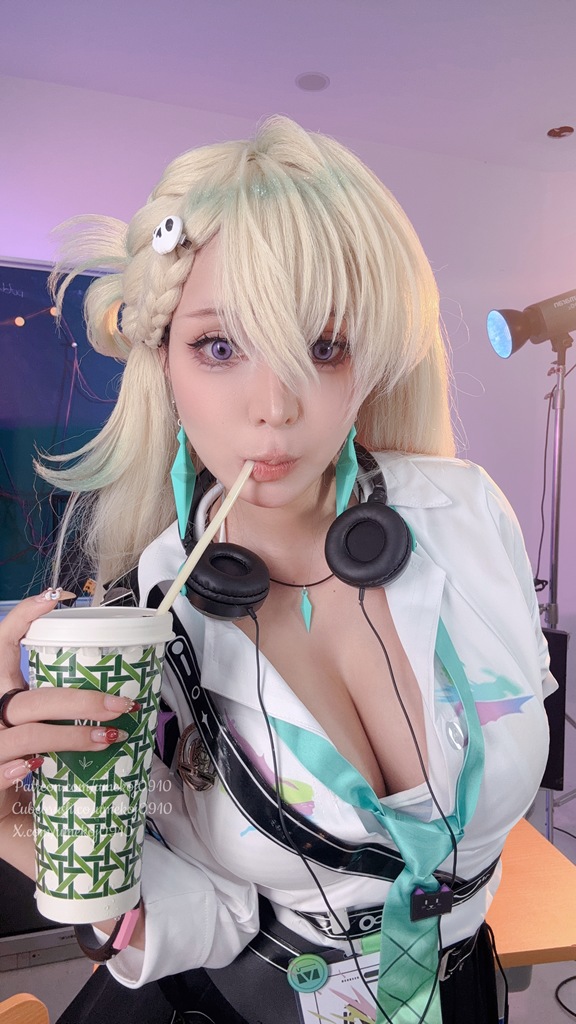Umeko J – Lynae Umeko J – Lynae