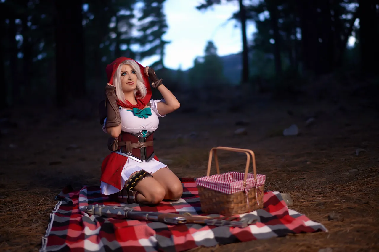 Kate Sarkissian - Little Red Riding Hood Kate Sarkissian - Little Red Riding Hood