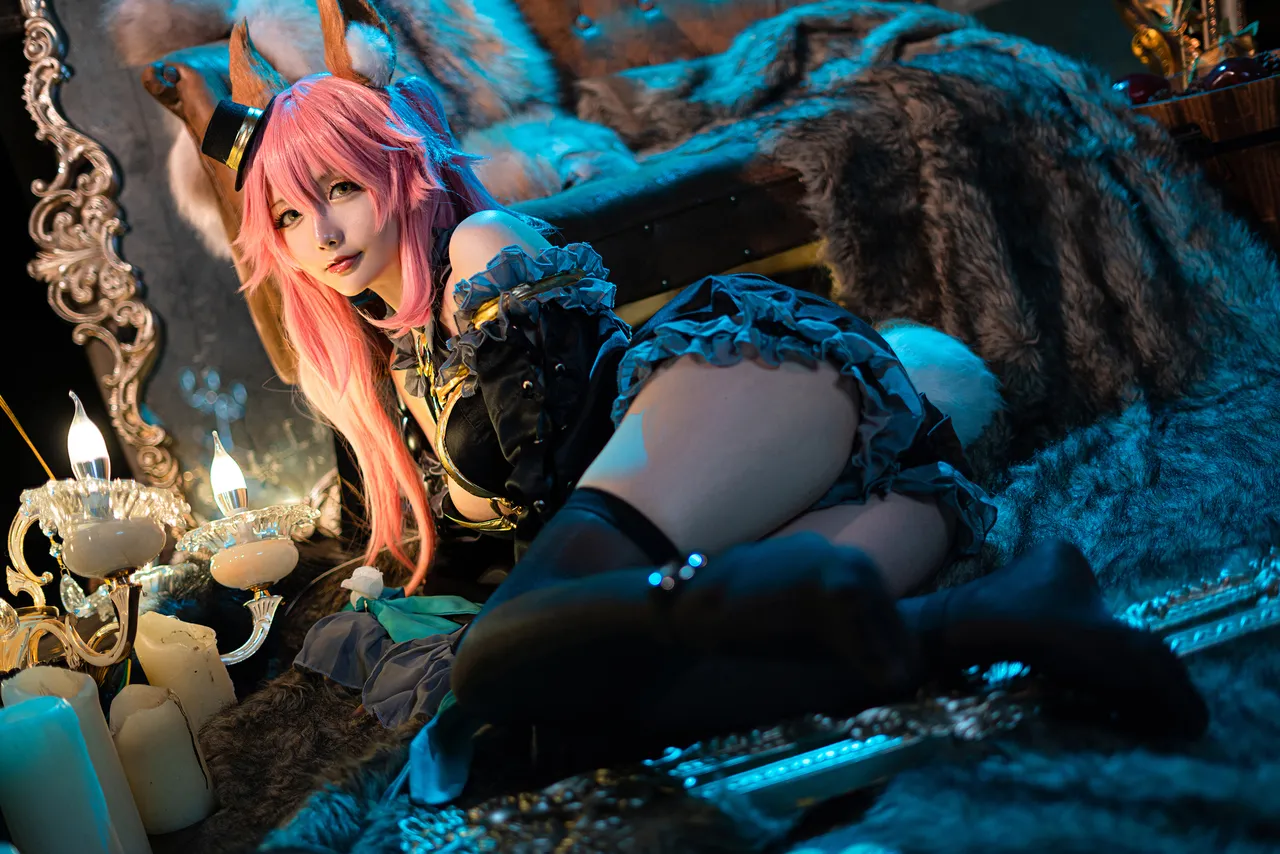 In front of Tamamo In front of Tamamo