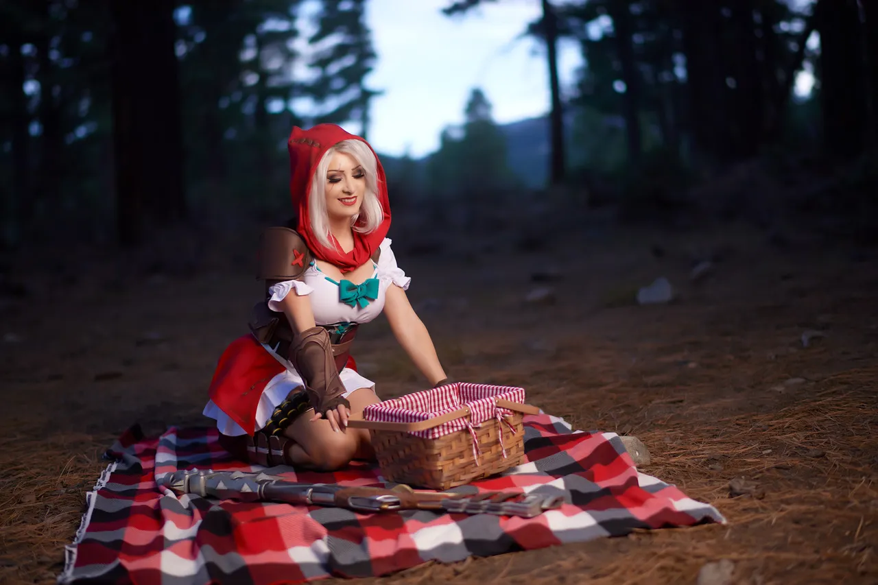 Kate Sarkissian - Little Red Riding Hood Kate Sarkissian - Little Red Riding Hood