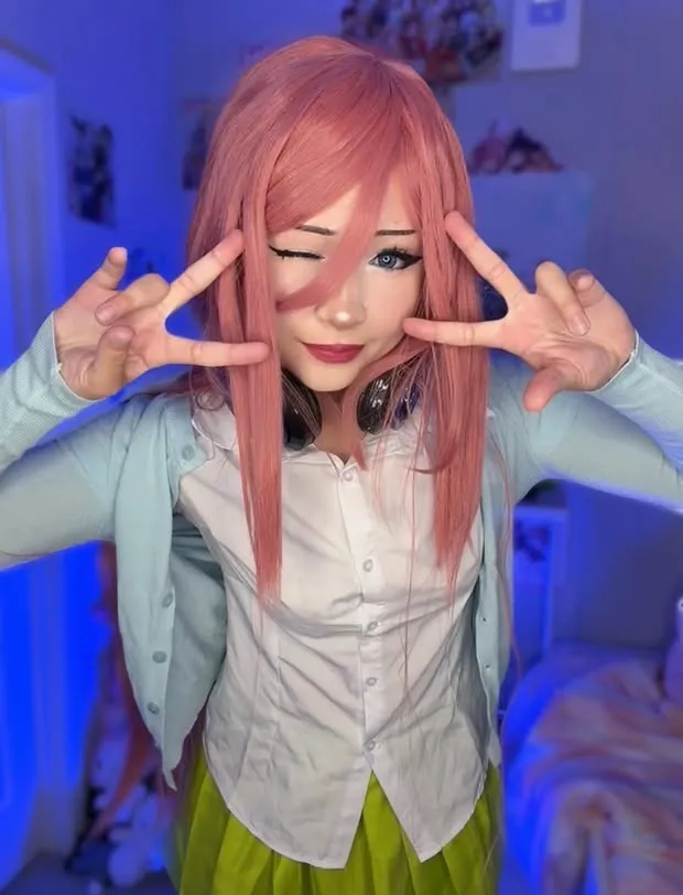 Koraaura - Miku Nakano Koraaura - Miku Nakano