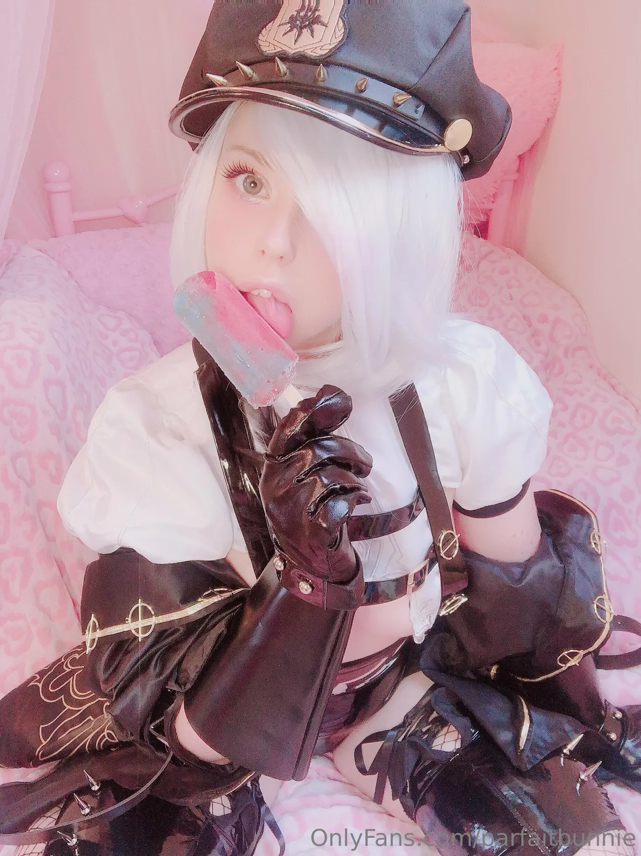 Parfait Bunnie - Officer 2B Parfait Bunnie - Officer 2B