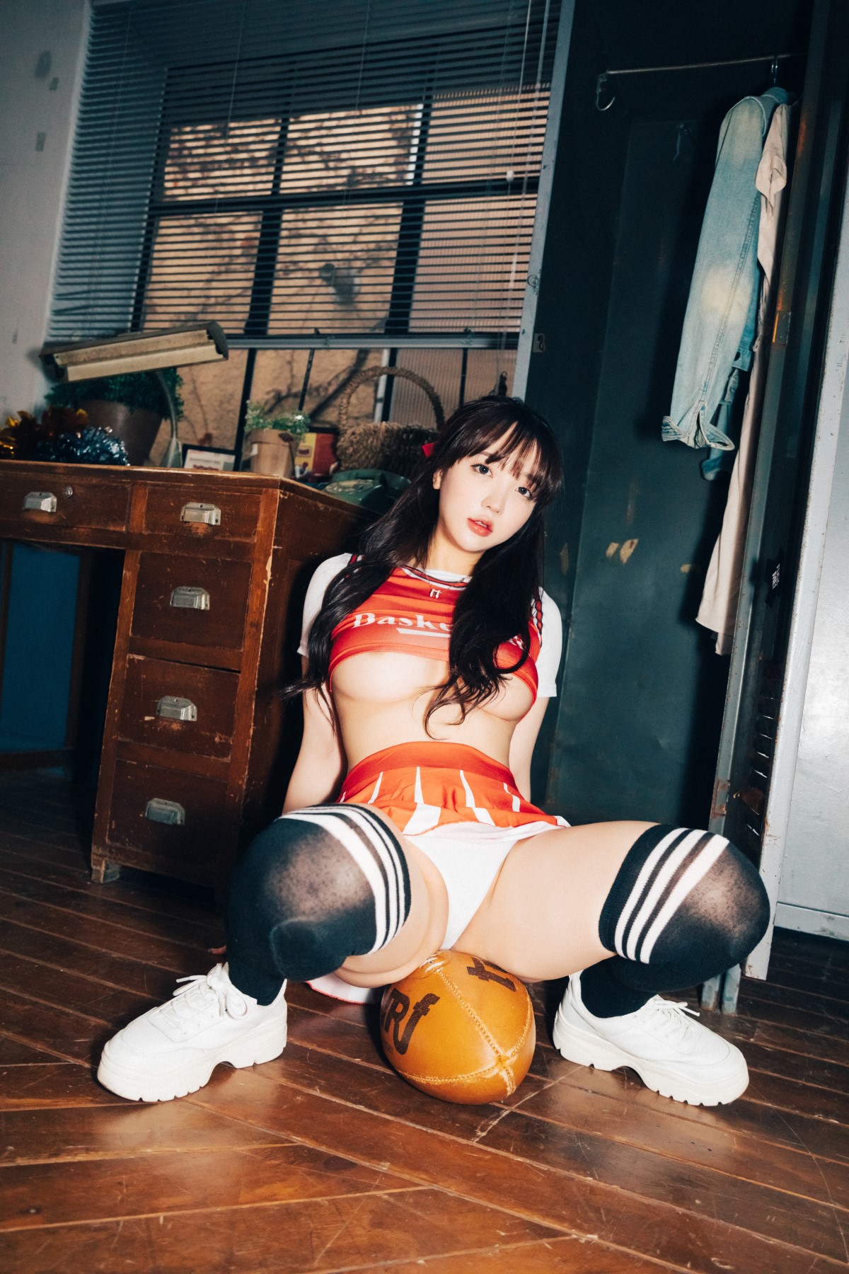 Loozy Son Ye-Eun 손예은 - Cheer Up Loozy Son Ye-Eun 손예은 - Cheer Up