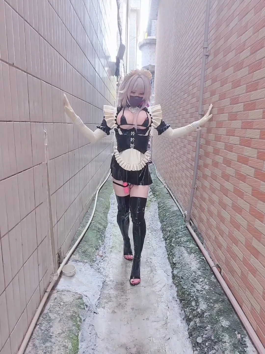 Veritablezx22 - Latex Maid Herta Veritablezx22 - Latex Maid Herta
