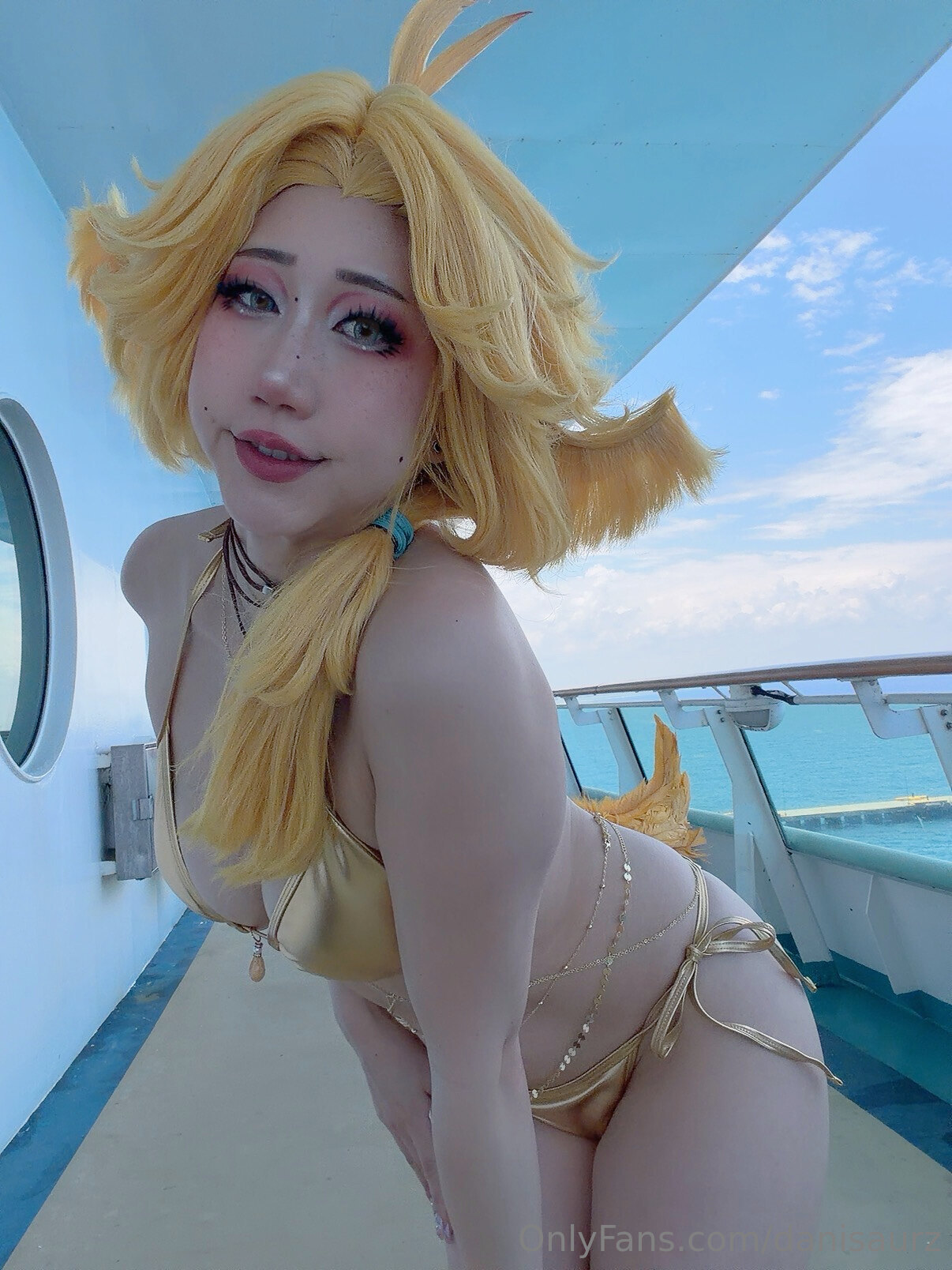 Danisaurz - Dokibird golden bikini Danisaurz - Dokibird golden bikini