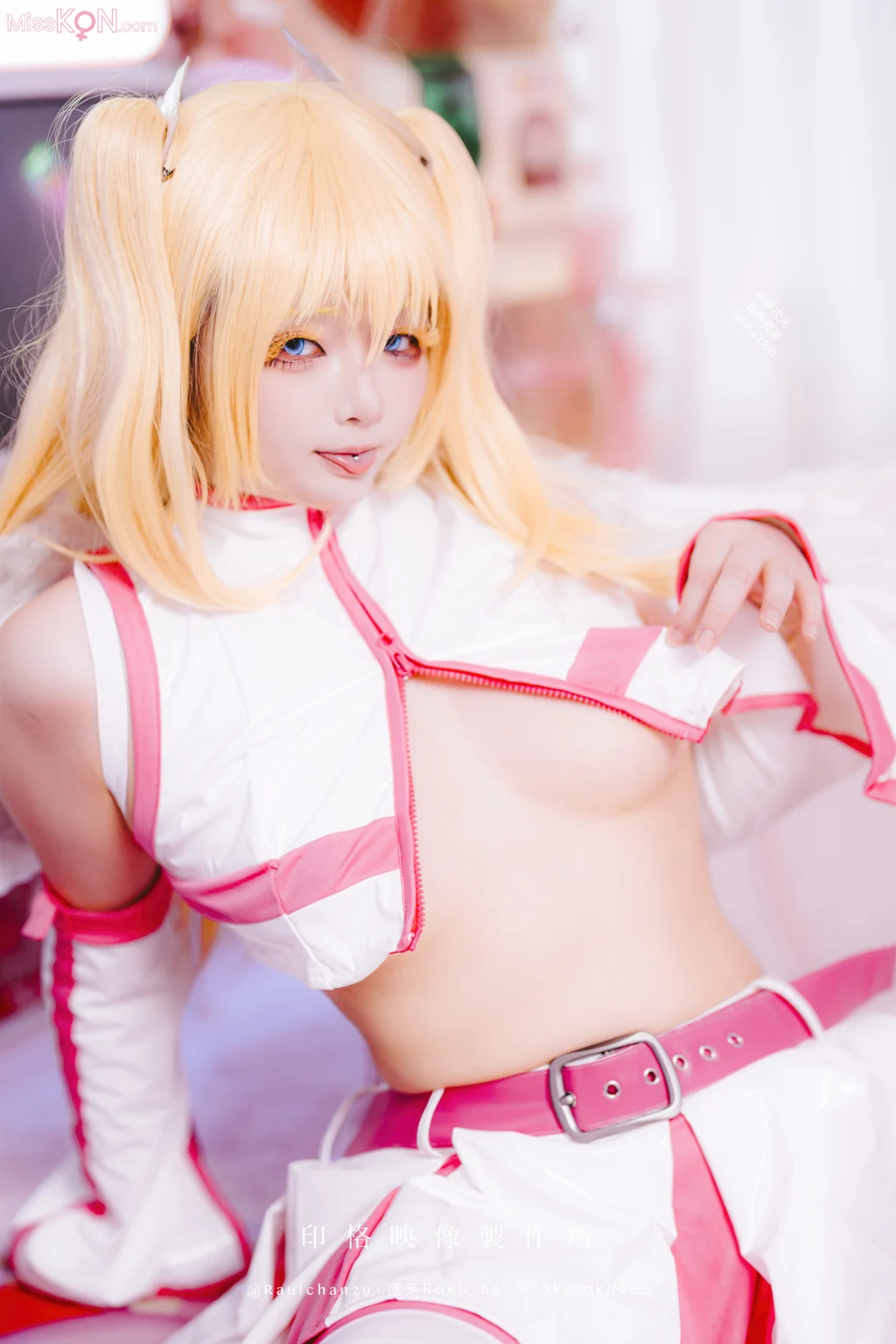 Coser@ Raku: 8K Lilier Liliel (54 photos + 1 video) Coser@ Raku: 8K Lilier Liliel (54 photos + 1 video)