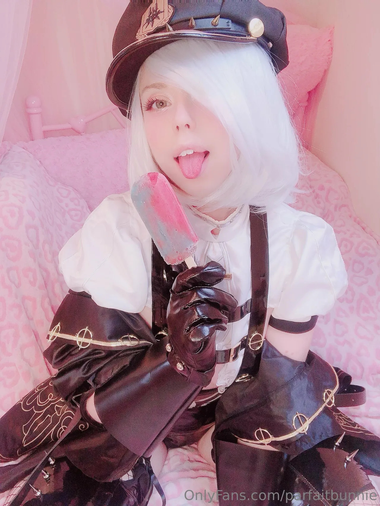 Parfait Bunnie - Officer 2B Parfait Bunnie - Officer 2B