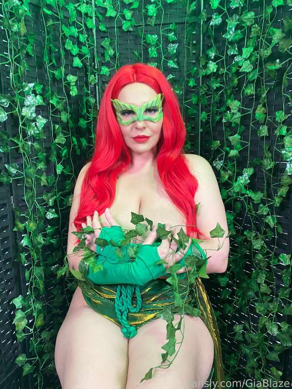 Gia Blaze - Naughty Poison Ivy Set Gia Blaze - Naughty Poison Ivy Set
