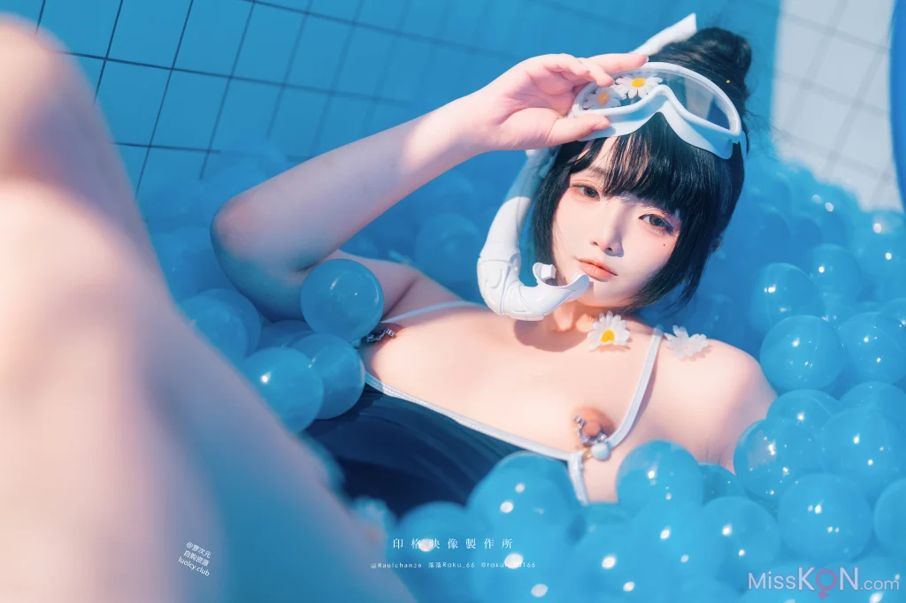 Kosar@落落Raku: 8K 乳环 死库水 (52 photos + 1 video) Kosar@落落Raku: 8K 乳环 死库水 (52 photos + 1 video)