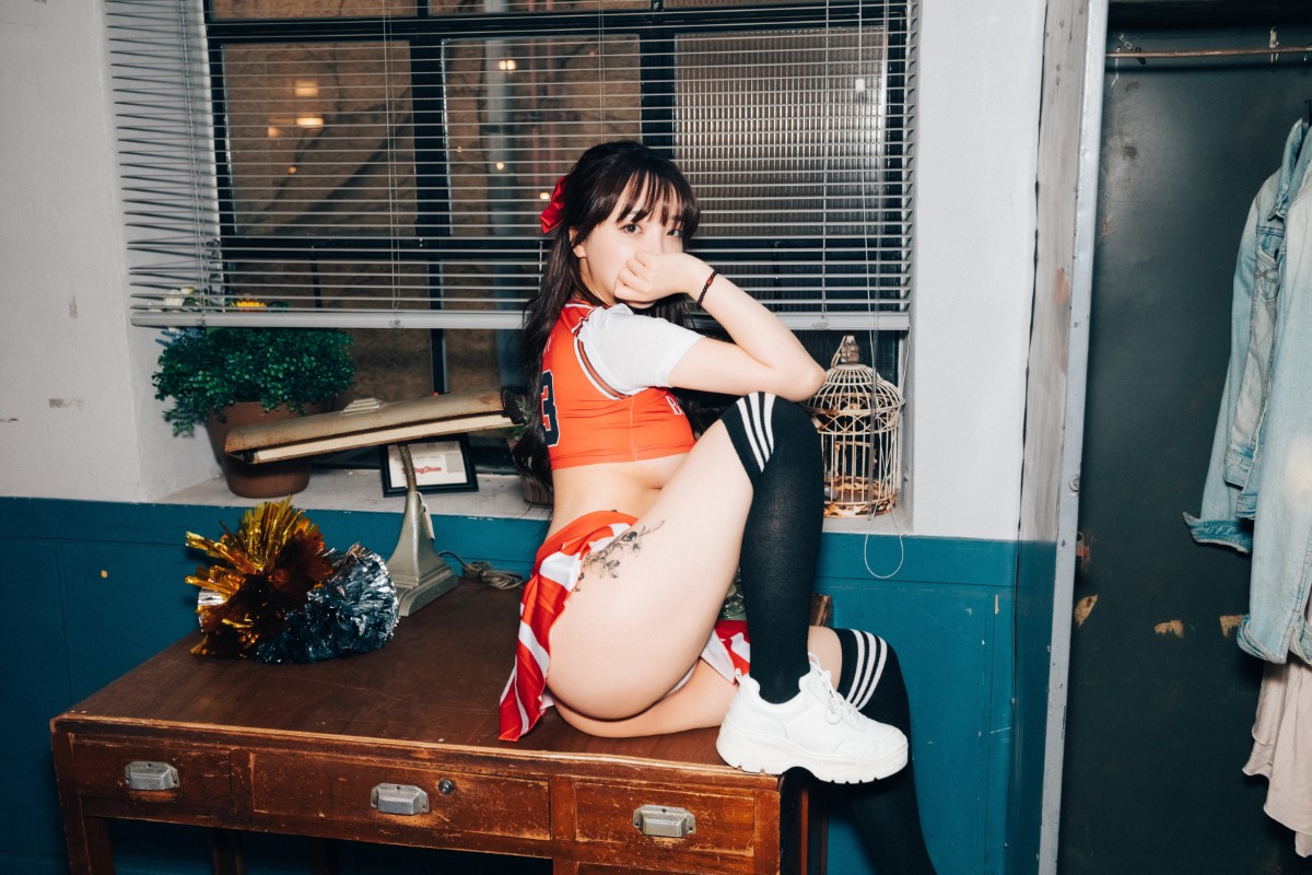 Loozy Son Ye-Eun 손예은 - Cheer Up Loozy Son Ye-Eun 손예은 - Cheer Up