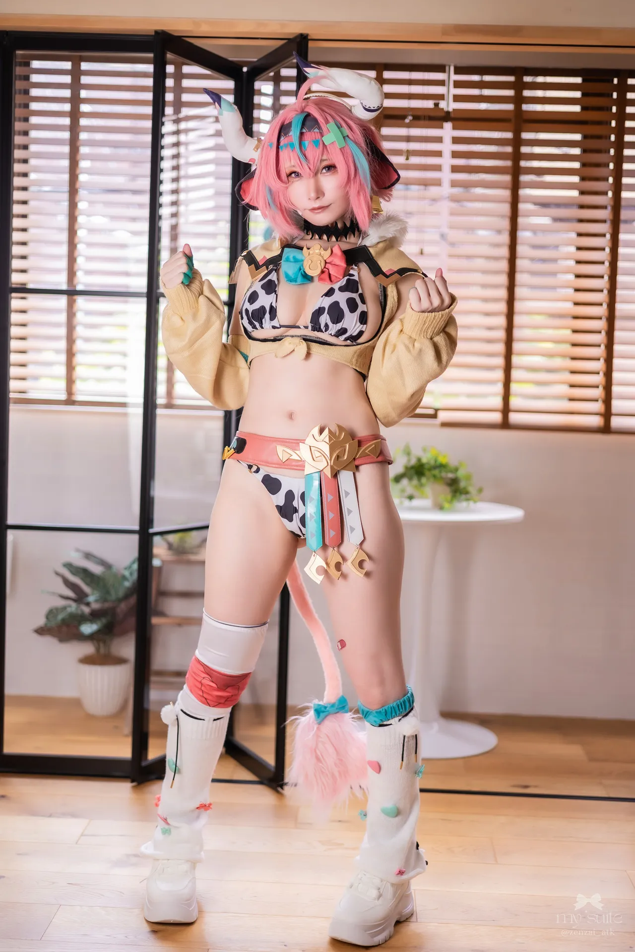 Cosplayers Full Body 1 Cosplayers Full Body 1