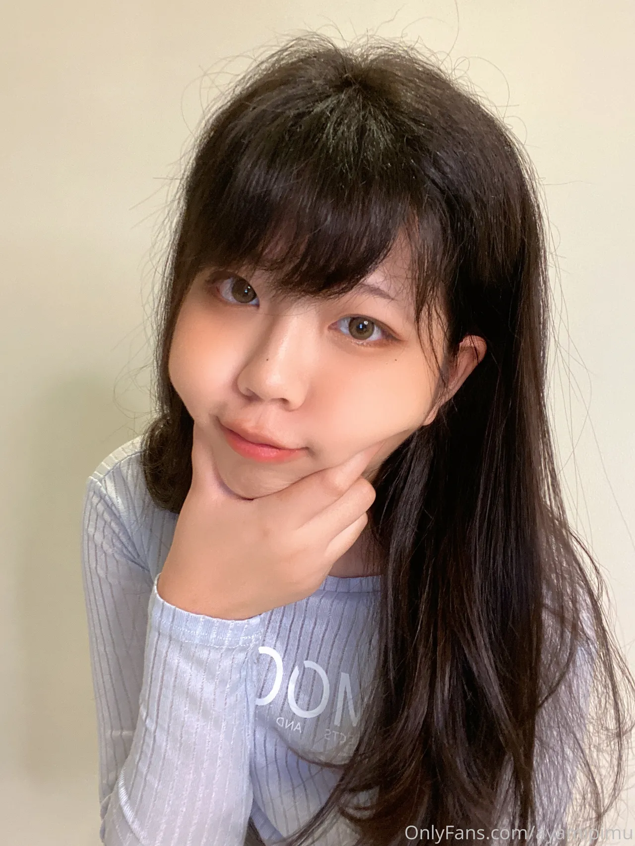 Ayami Pimu - Guitar Sister Ayami Pimu - Guitar Sister