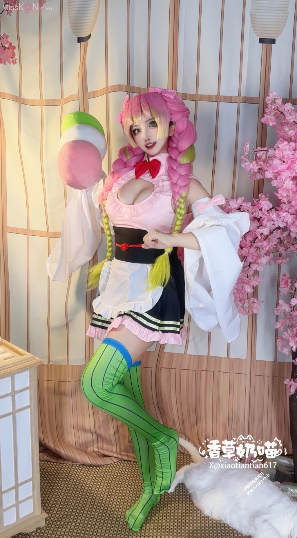 Coser@香草奶喵: 蜜璃女仆 (62 photos + 30 videos) Coser@香草奶喵: 蜜璃女仆 (62 photos + 30 videos)