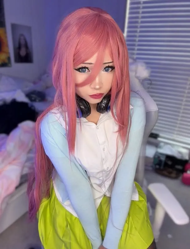 Koraaura - Miku Nakano Koraaura - Miku Nakano