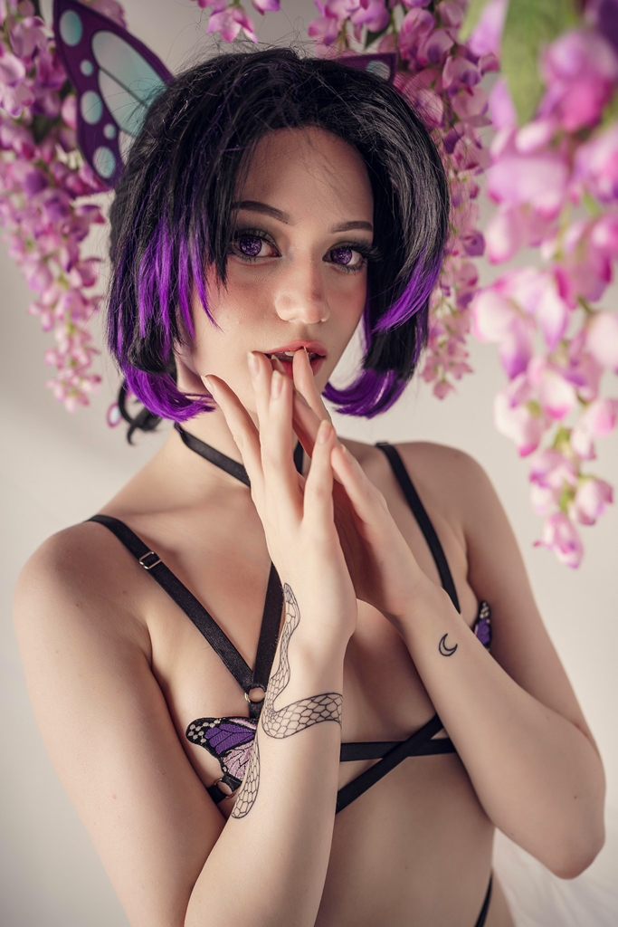 Moondays – Shinobu Kocho Moondays – Shinobu Kocho
