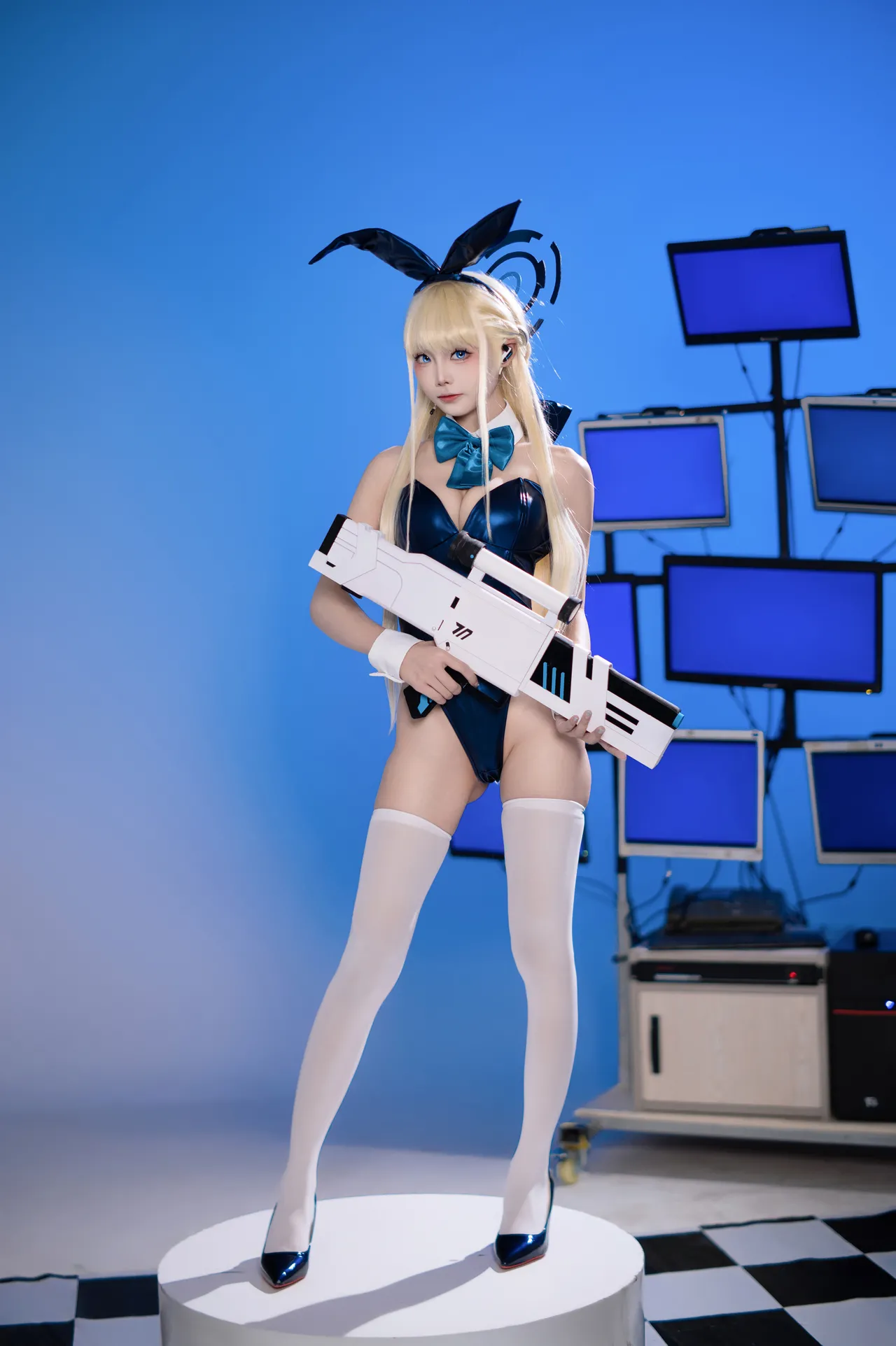 Cosplayers Full Body Cosplayers Full Body