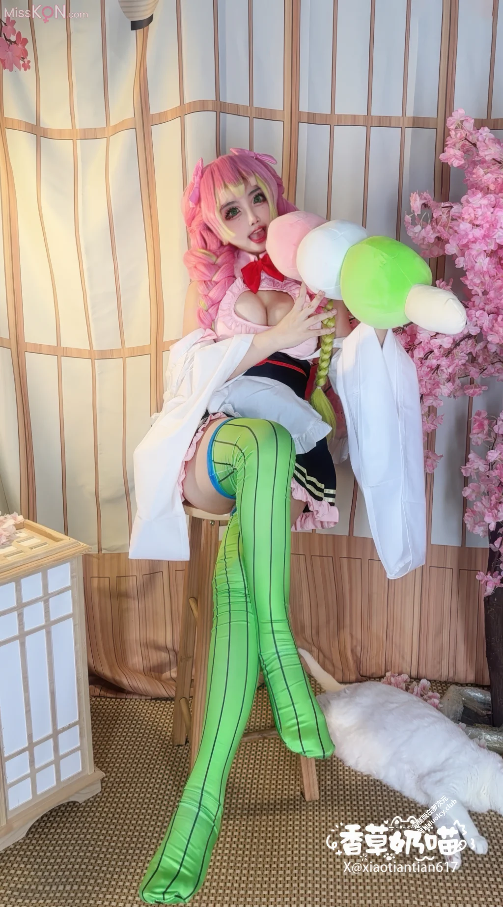 Coser@香草奶喵: 蜜璃女仆 (62 photos + 30 videos) Coser@香草奶喵: 蜜璃女仆 (62 photos + 30 videos)