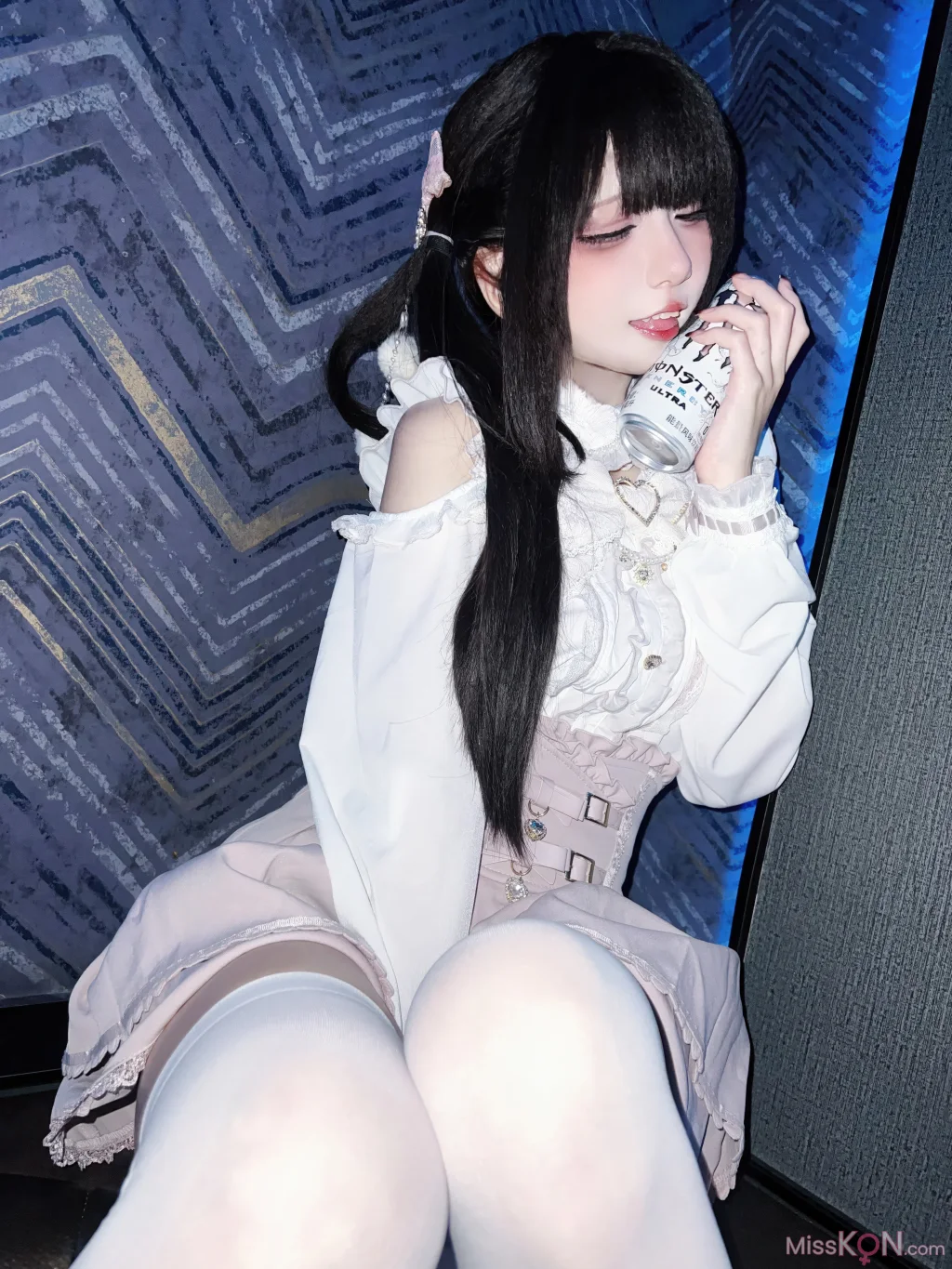 Coser@ Paper Yue Etsu_ko: KTV Date with a Landmine Girl (44 photos) Coser@ Paper Yue Etsu_ko: KTV Date with a Landmine Girl (44 photos)