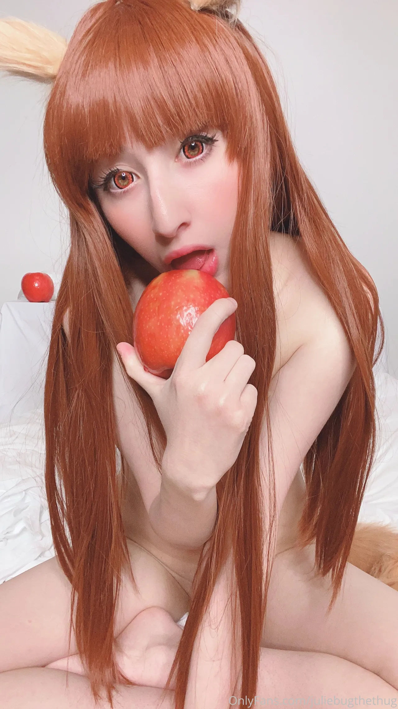 Juliebugthethug - Holo Juliebugthethug - Holo