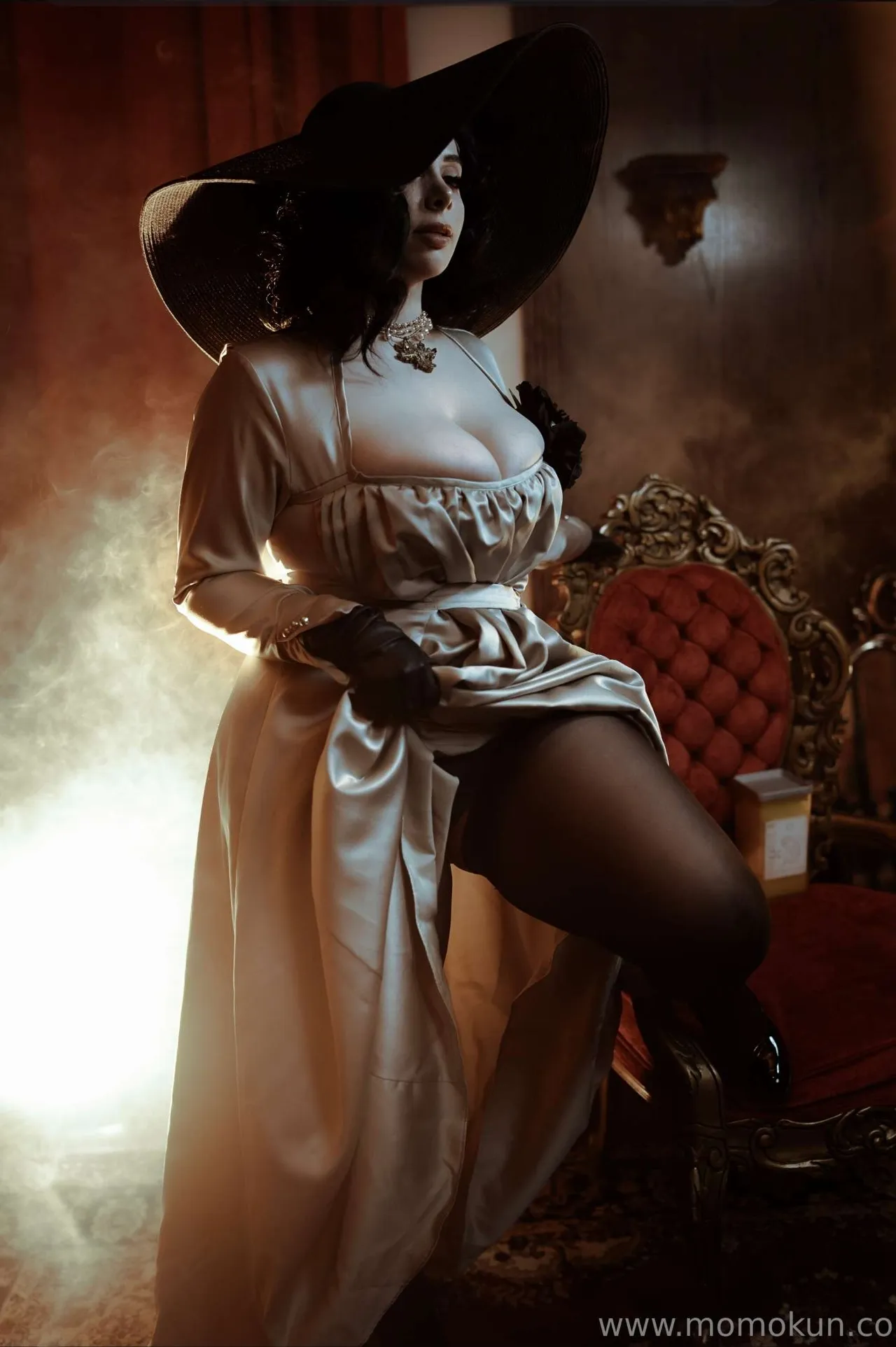 Momokun - Lady Dimitrescu Momokun - Lady Dimitrescu