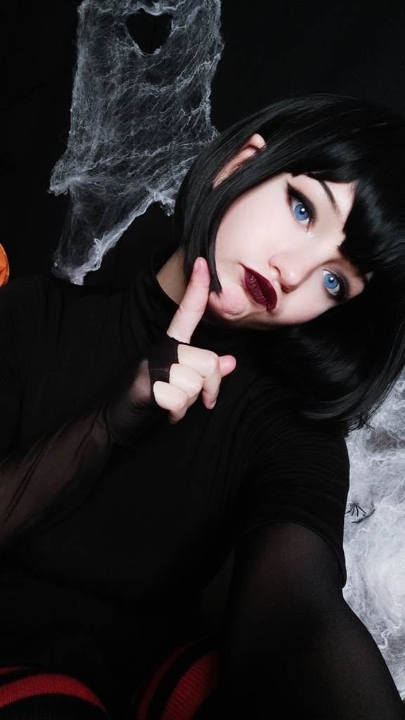 Mavis by Lyvlas Mavis by Lyvlas