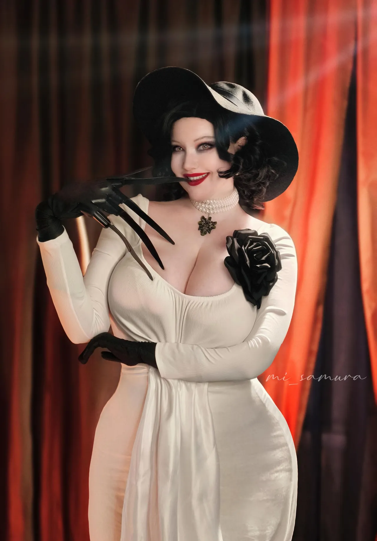 Mi_Samura - Lady Dimitrescu Mi_Samura - Lady Dimitrescu