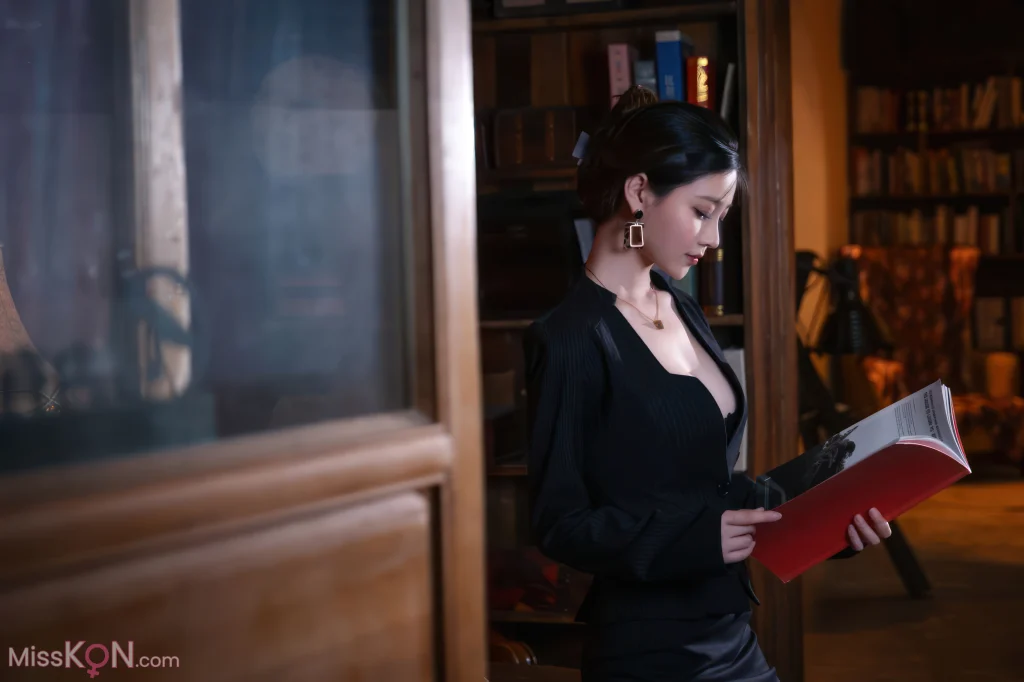 Coser@ Nian Nian: Spicy Female Teacher (70 photos) Coser@ Nian Nian: Spicy Female Teacher (70 photos)