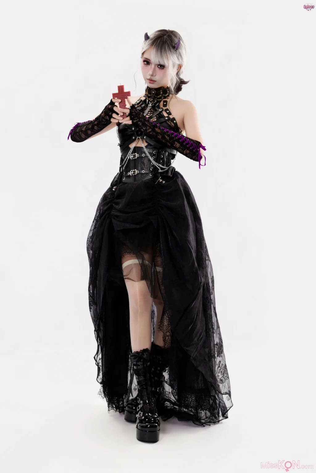 Coser@ Qiqi, behave yourselves: The Witch Coser@ Qiqi, behave yourselves: The Witch