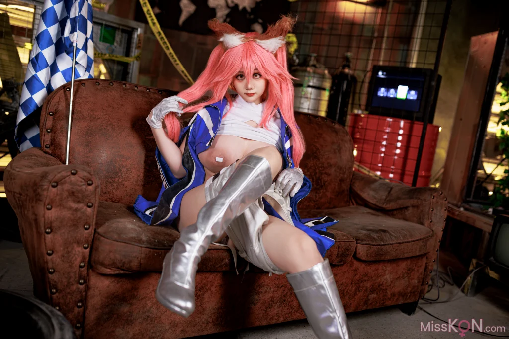 Coser@ Axue: FGO Tamamo Former Racing Suit (90 photos) Coser@ Axue: FGO Tamamo Former Racing Suit (90 photos)