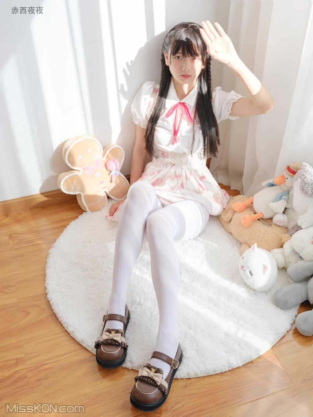 Coser@稚乖画册: 夜夜 白丝JK (81 photos + 1 video) Coser@稚乖画册: 夜夜 白丝JK (81 photos + 1 video)