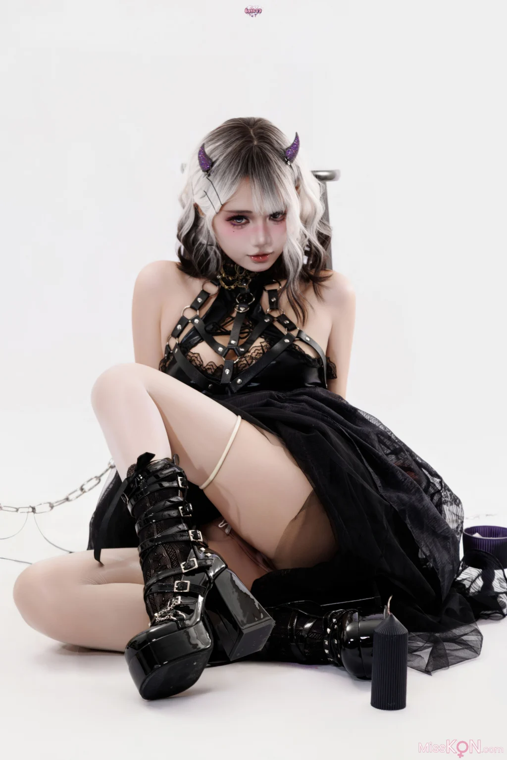 Coser@ Qiqi, behave yourselves: The Witch Coser@ Qiqi, behave yourselves: The Witch