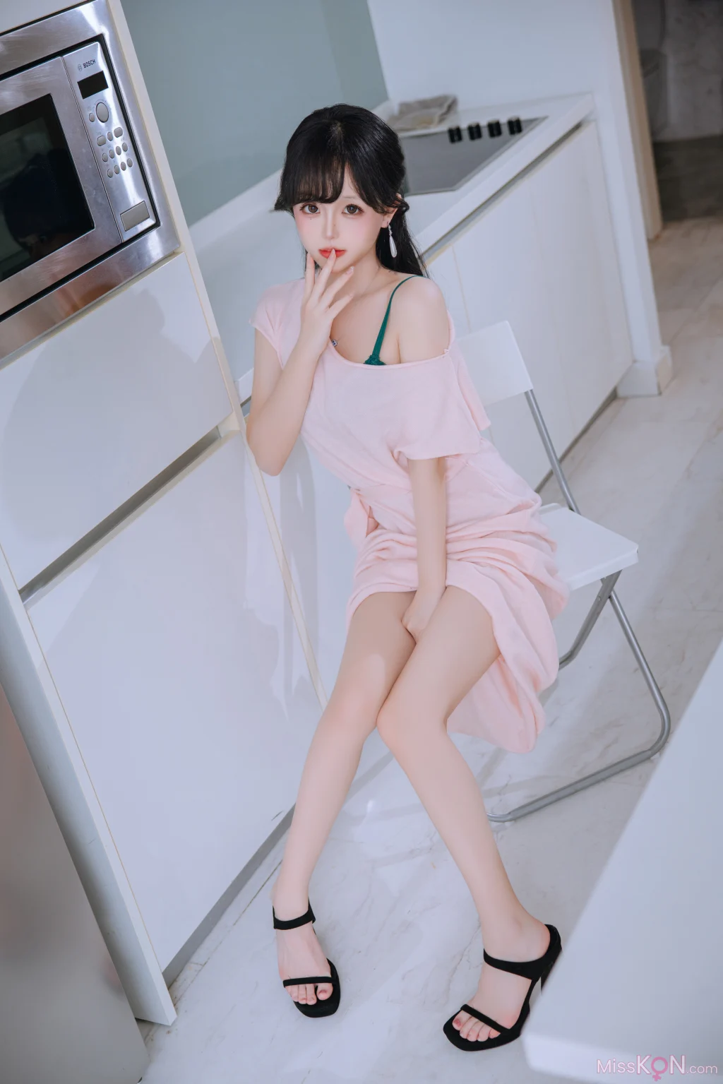 Coser@日奈娇: 太太 (230 photos + 5 videos) Coser@日奈娇: 太太 (230 photos + 5 videos)