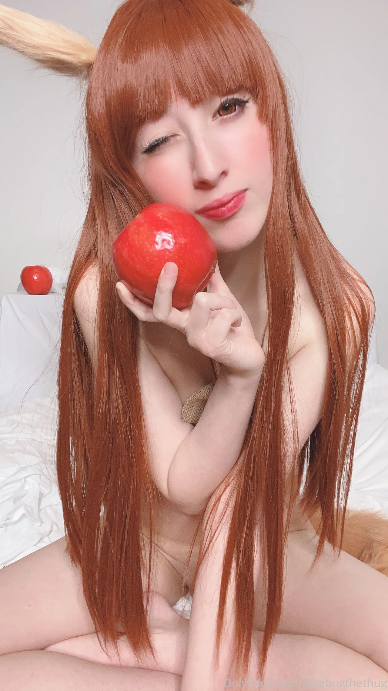 Juliebugthethug - Holo Juliebugthethug - Holo